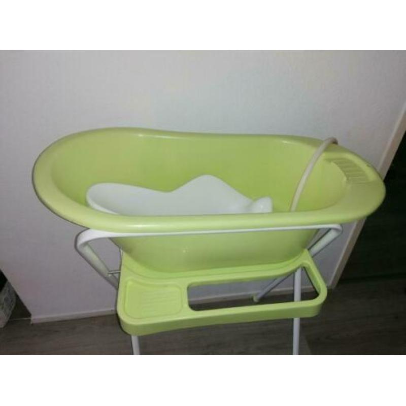 Baby badje met waterslang