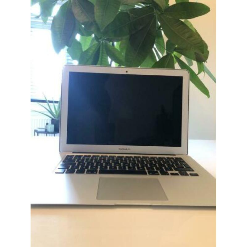 Apple MacBook Air 13,3" - 1,8GHz - 256GB 2017 + Office 2019!