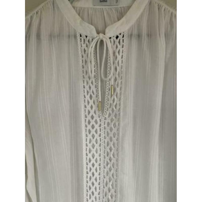 Closed blouse