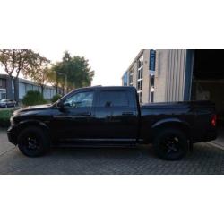 Dodge Ram 1500 5.7 V8 Crew Cab 5'7 LARAMIE BLACK VOL OPTIES