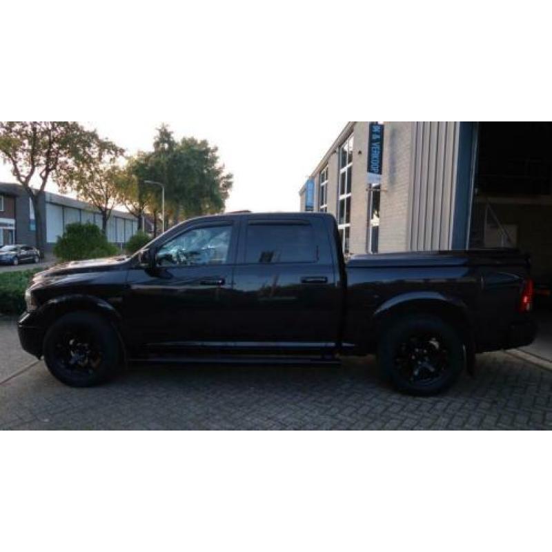 Dodge Ram 1500 5.7 V8 Crew Cab 5'7 LARAMIE BLACK VOL OPTIES