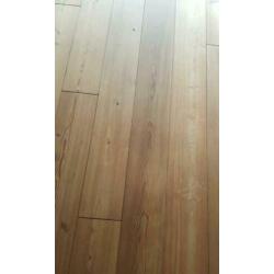 Houten vloer Siberisch Lariks ca. 39m2