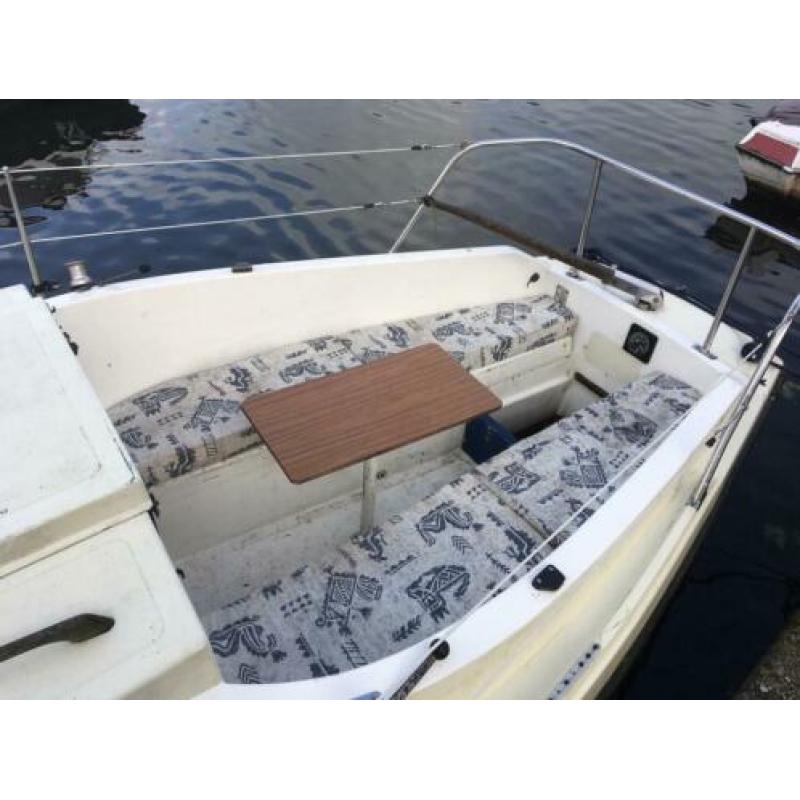 Motorboot . Zeilboot