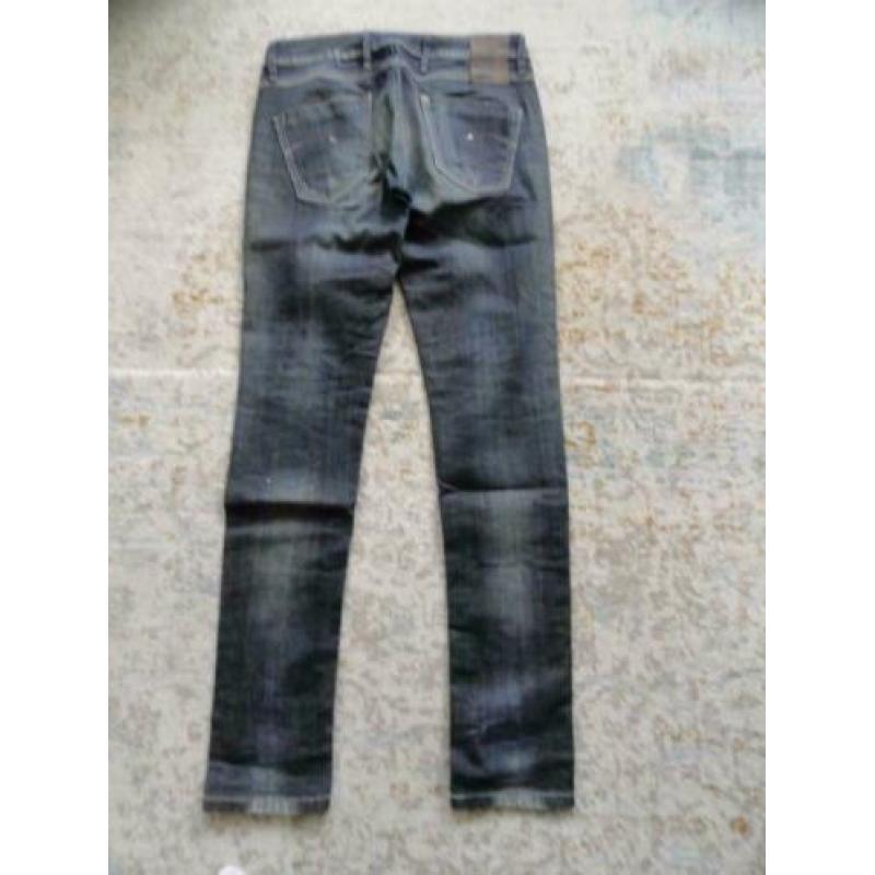 Zo goed als nieuwe G-star skinny spijkerbroek. Maat 27/32.