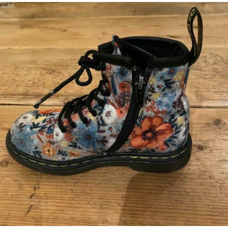 Dr. Martens maat 27