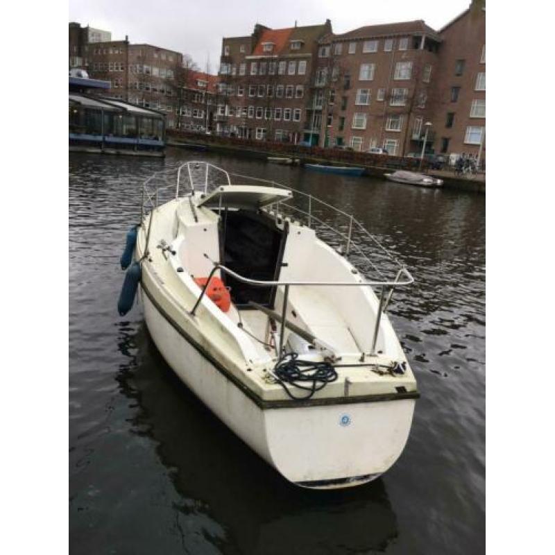 Motorboot . Zeilboot