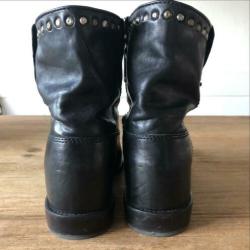 Super gave Isabel Marant Crisi boots