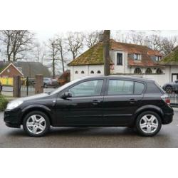 Opel Astra 1.6 Edition 5 drs Airco Navi Trekhaak Dealer onde
