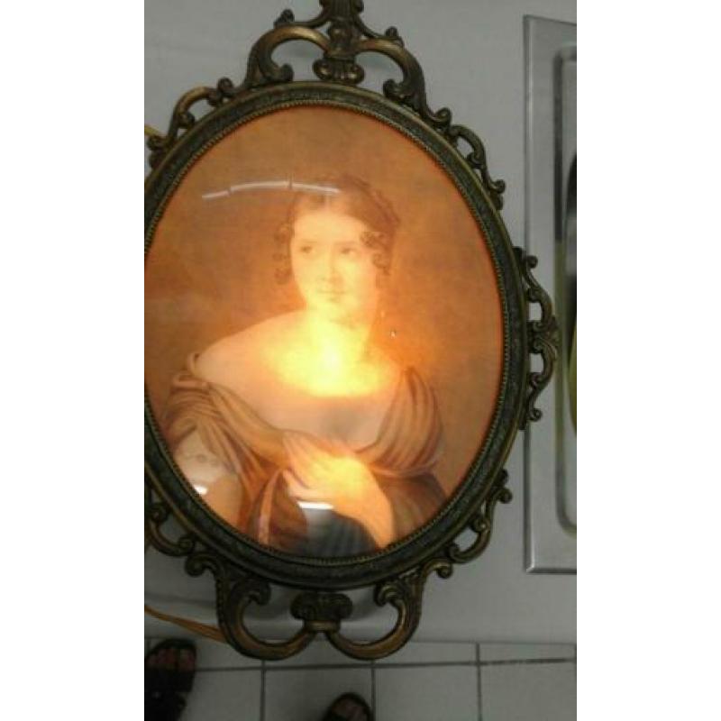 Oude prent met lamp