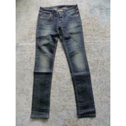Zo goed als nieuwe G-star skinny spijkerbroek. Maat 27/32.