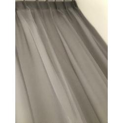 Mooie grijze voile vitrage - grijze gordijnen 460 cm breed