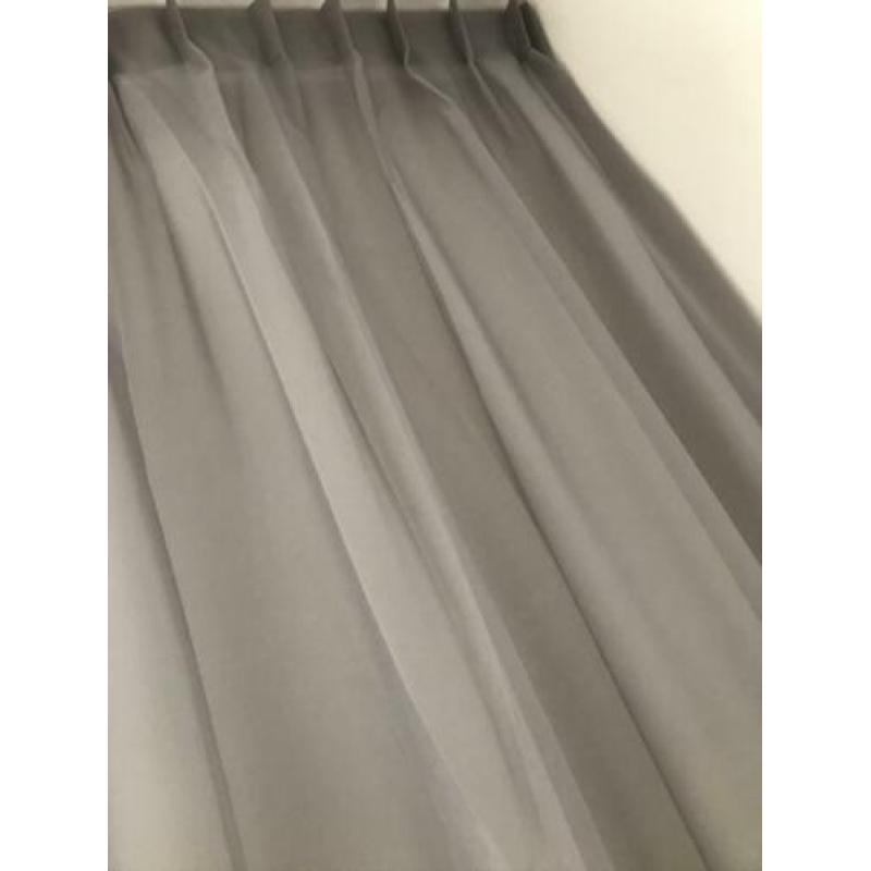 Mooie grijze voile vitrage - grijze gordijnen 460 cm breed