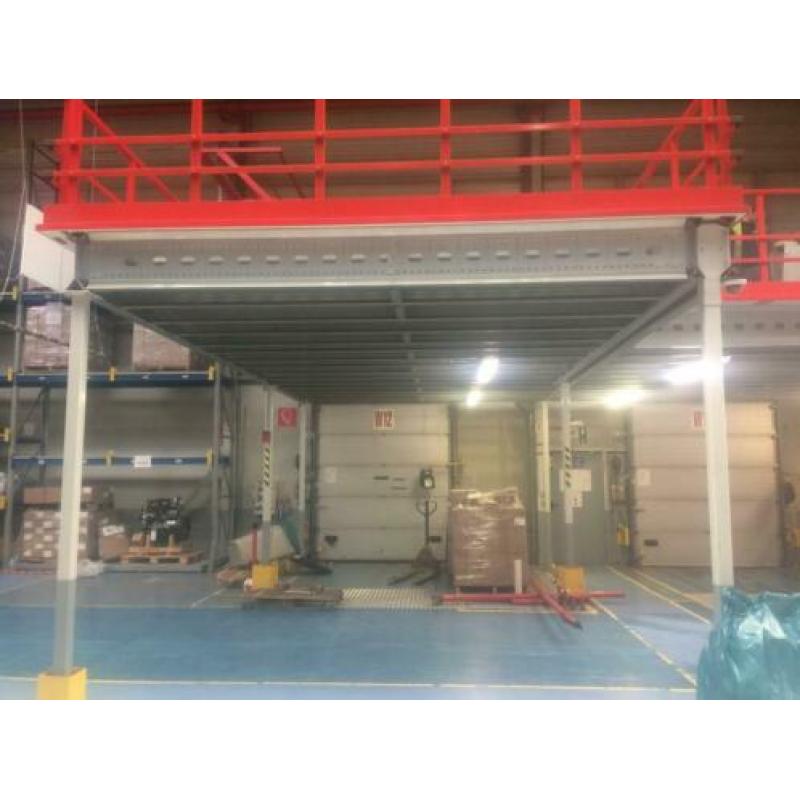 IJzeren platform voor extra verdieping