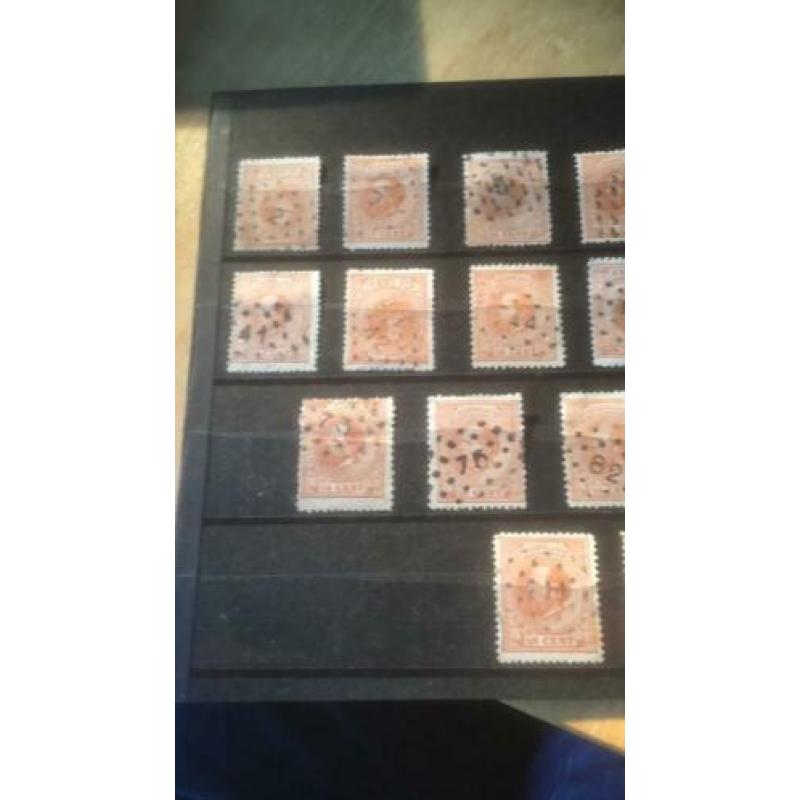 Puntstempels op Willem III 23. Zegels wisselende kwaliteit.
