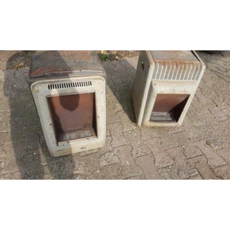 2 oude gaskachels