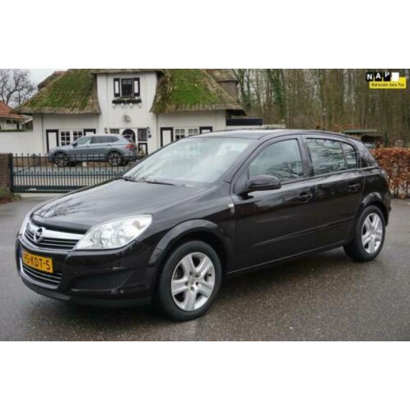 Opel Astra 1.6 Edition 5 drs Airco Navi Trekhaak Dealer onde