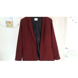 Modern colbertje en zwarte top mt L