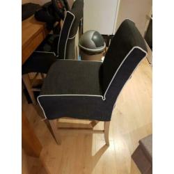 Teakhout eettafel met 4 stoelen