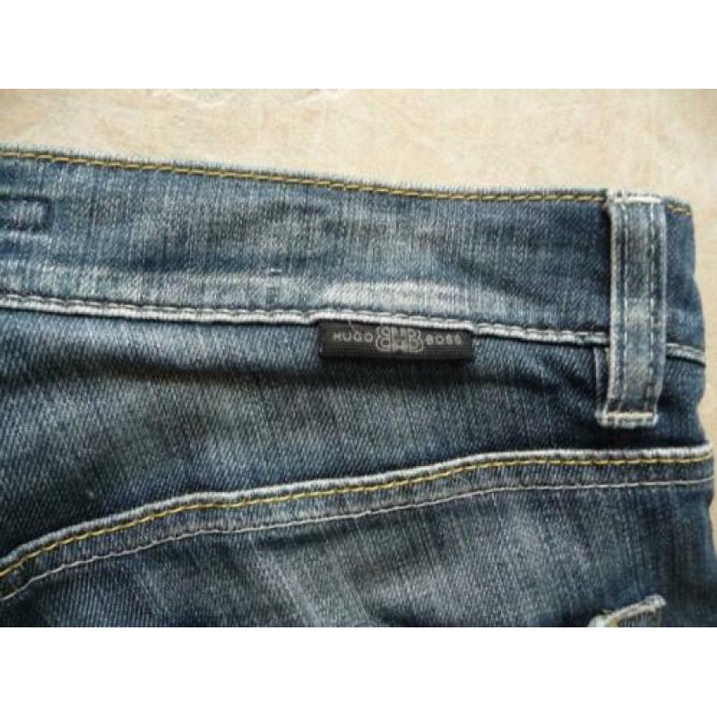 mooie BOSS knie spijkerbroek mt 26(qwe)