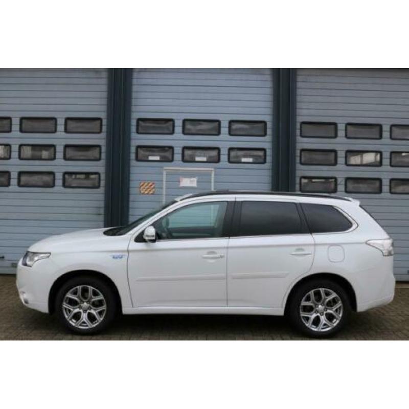 Mitsubishi Outlander 2.0 PHEV Instyle+ Opendak Leder Camera