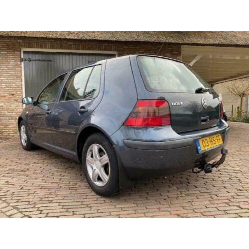 Volkswagen Golf 1.6 Trendline automaat airco