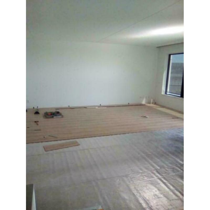 laminaat leggen legger vloer laminaatlegger pvc vloeren.
