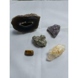 Set van 5 diverse mineralen 3 cm tot 10.5 cm 791 gram MIX1