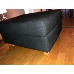 2 x zwarte danca banken en poef