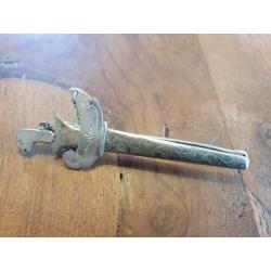 Oude dasspeld / broche / reverspeld. Kris Indonesië.