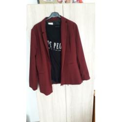 Modern colbertje en zwarte top mt L