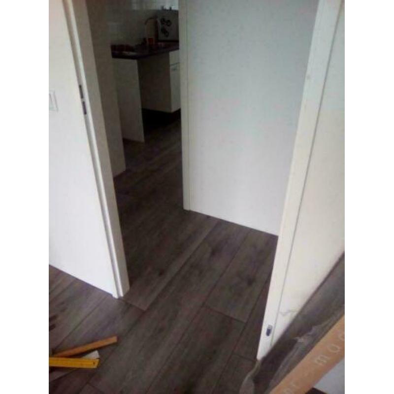 laminaat leggen legger vloer laminaatlegger pvc vloeren.