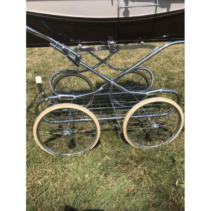 Engelse silvercross retro klassieke kinderwagen