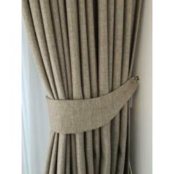 Gordijnen taupe/beige, kamerhoog, embrasses, ruim 5 mtr