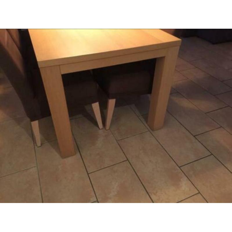 Mooie eet tafel 880 bij 1900 wegens verbouwing weg