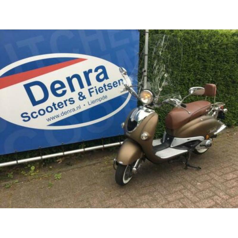 Mat gouden Berini Milano GX snor scooter