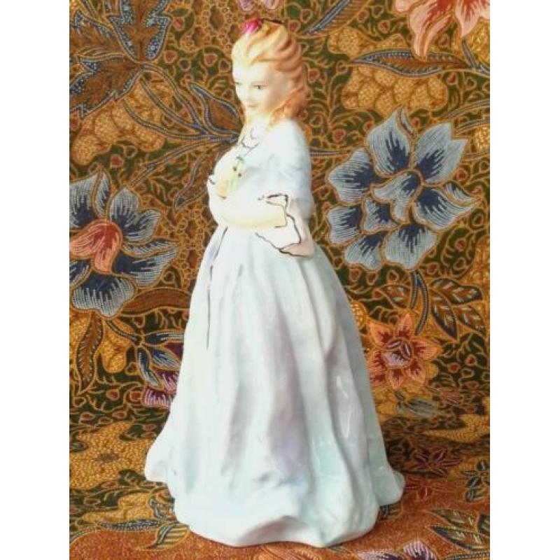 Mooi vintage Engels beeldje Sweet Anne van Royal Worcester.