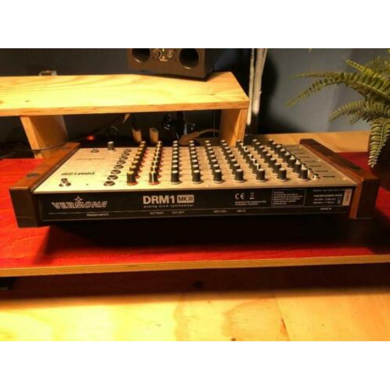 Vermona DRM1 MK3 (analoge drum computer/synthesizer)