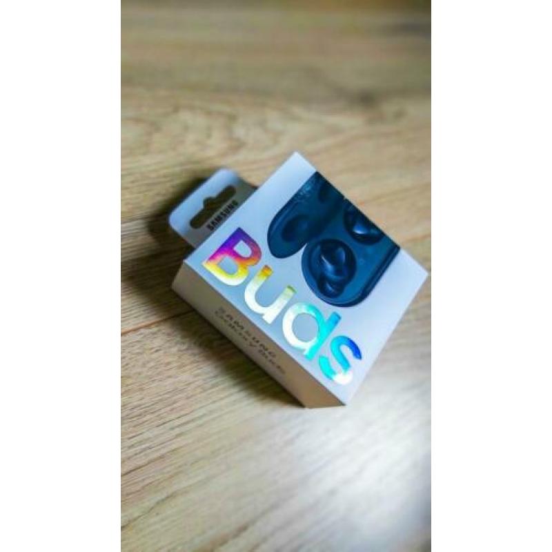 Zwarte samsung galaxy buds te koop.