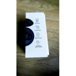Zwarte samsung galaxy buds te koop.