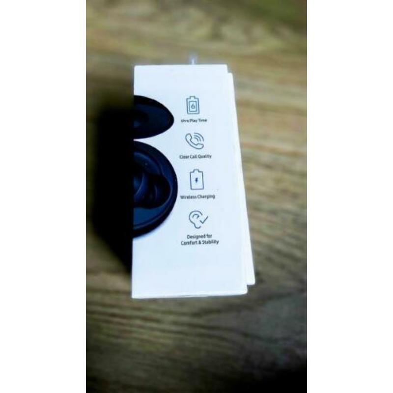 Zwarte samsung galaxy buds te koop.