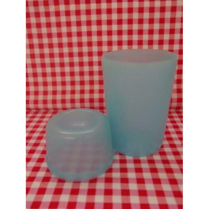 076 Retro shaker , en meer Tupperware adv.