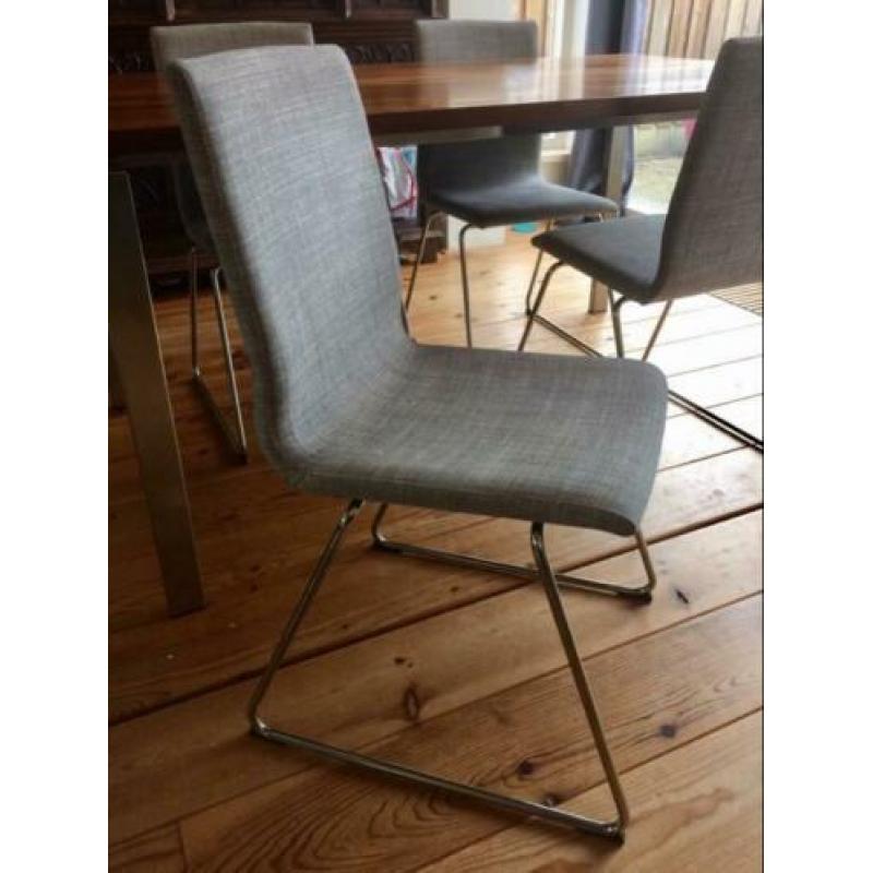 Strakke grijze eetkamerstoelen