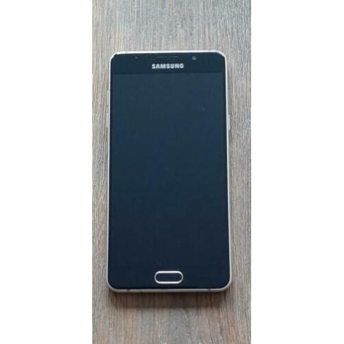 Te Koop: Mooie Samsung A5. 6   kleur: Gold
