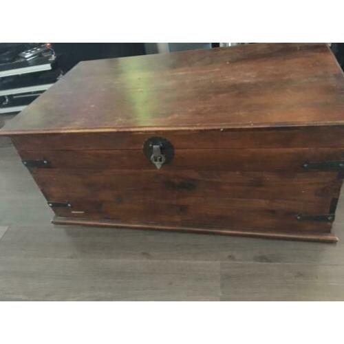 Houten kist, salon tafel, dekenkist