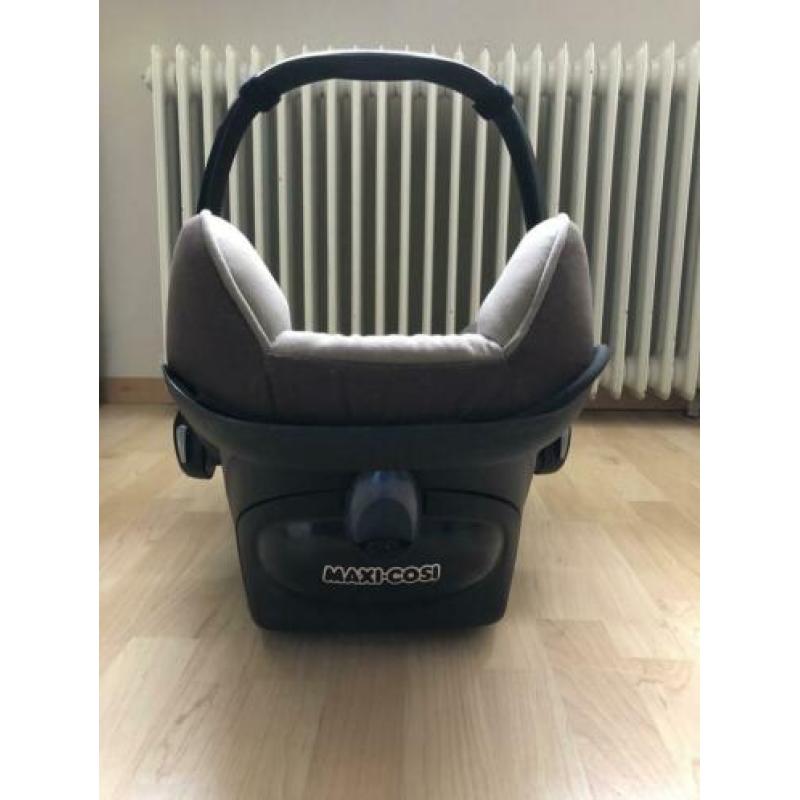 Maxi-cosi cabriofix walnut brown