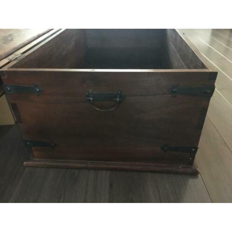 Houten kist, salon tafel, dekenkist