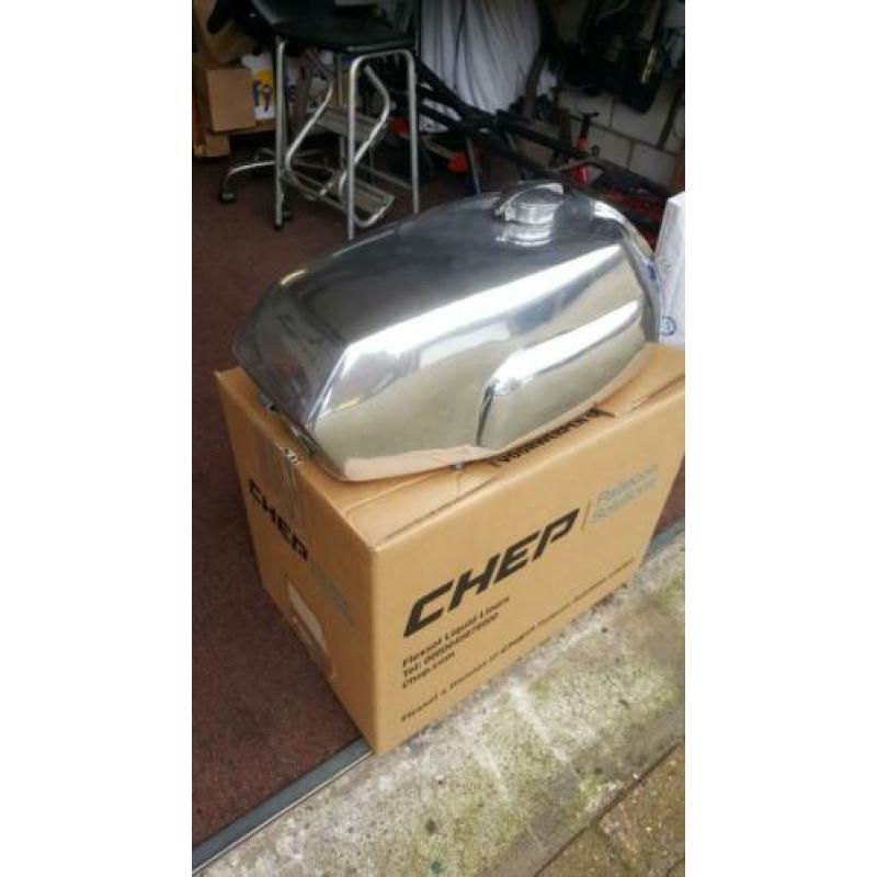 Nieuwe aluminium tank Moto Guzzi Le Mans I en le mans II