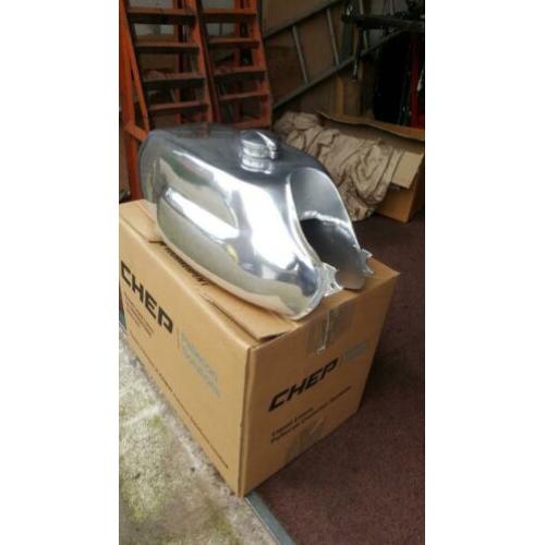 Nieuwe aluminium tank Moto Guzzi Le Mans I en le mans II