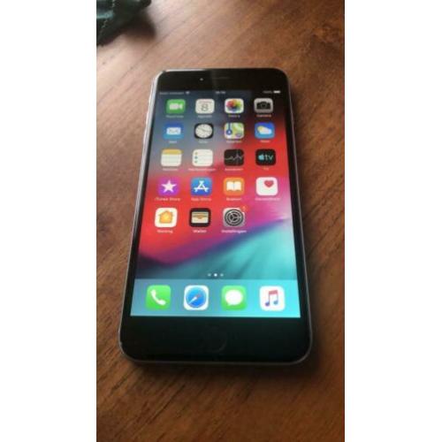 Iphone 6 Plus 16gb met 4 hoesjes en zeer mooi nog
