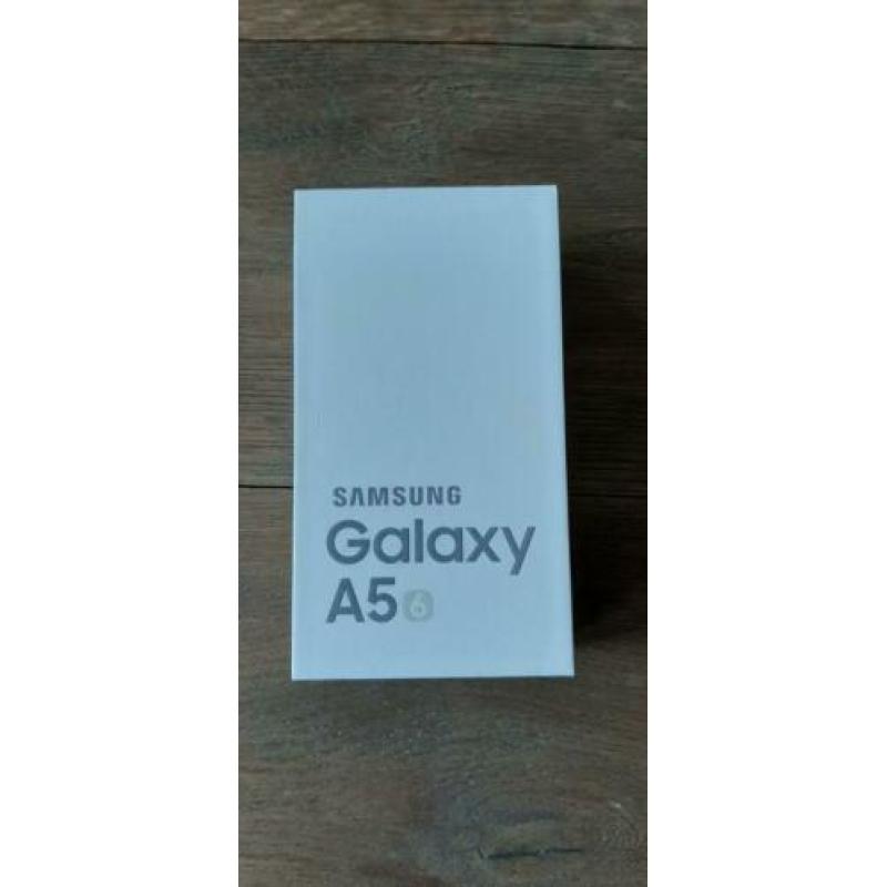 Te Koop: Mooie Samsung A5. 6   kleur: Gold